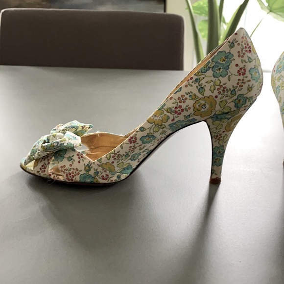 Floral Peep toe heels - Picture 2 of 3